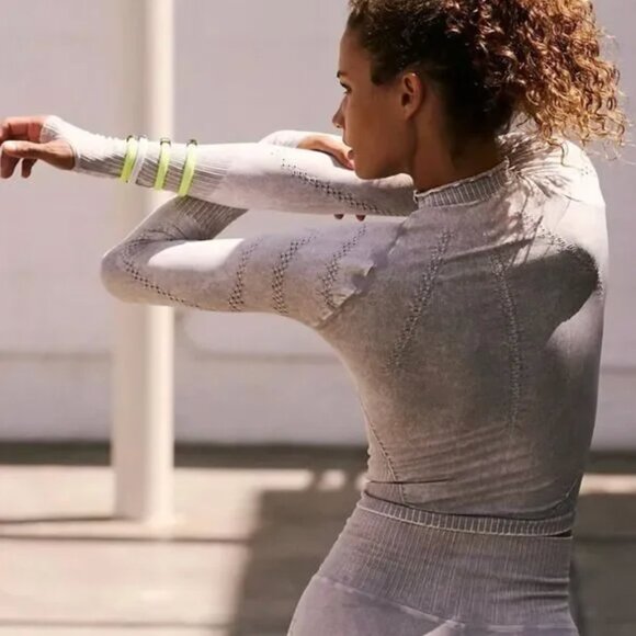 Good Karma High-Neck Layer Long Sleeve Top - Picture 5 of 6